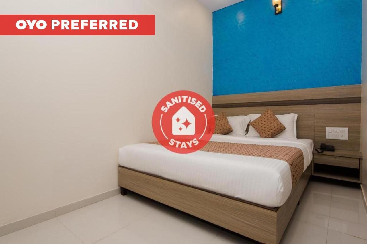 Oyo 14056 Golden Arch Hotel Mumbai Kültér fotó